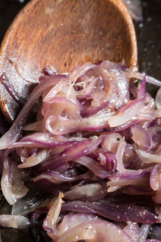 Sweet and mild red onions for Caramelised Onion Jam - Vegan | thecookandhim.com