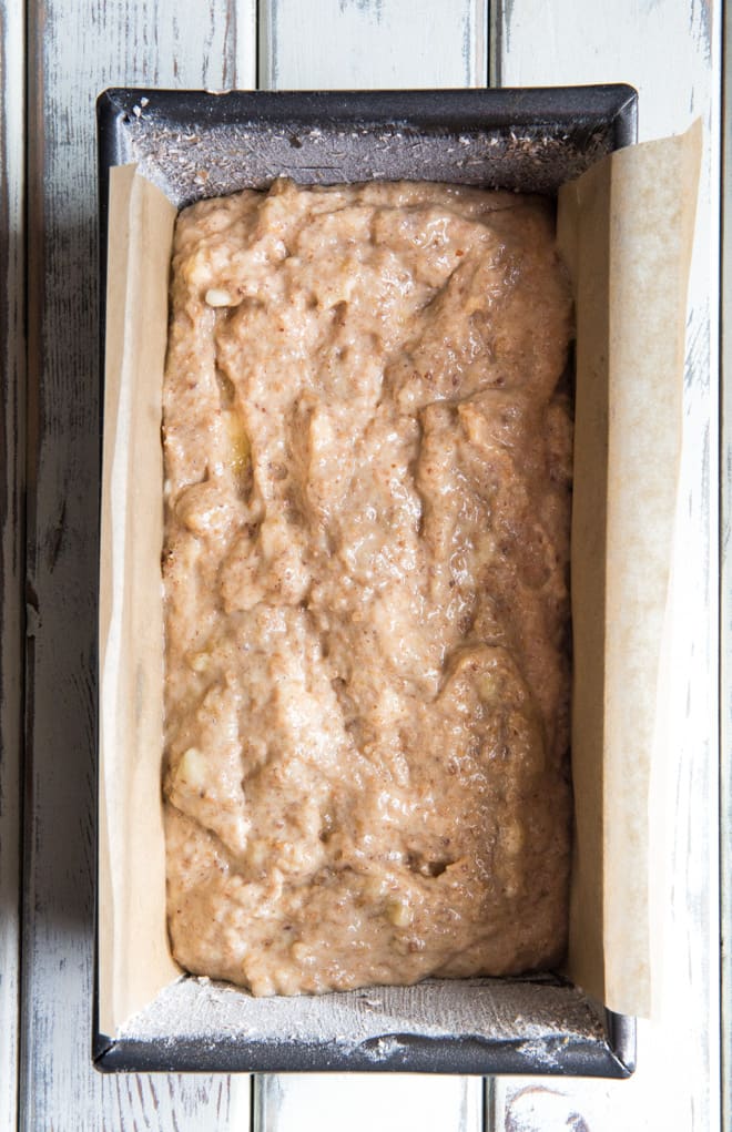 Ready to be baked - Cinnamon Crumble Banana Bread - soft, light and naturally sweet banana bread with wholemeal flour | thecookandhim.com