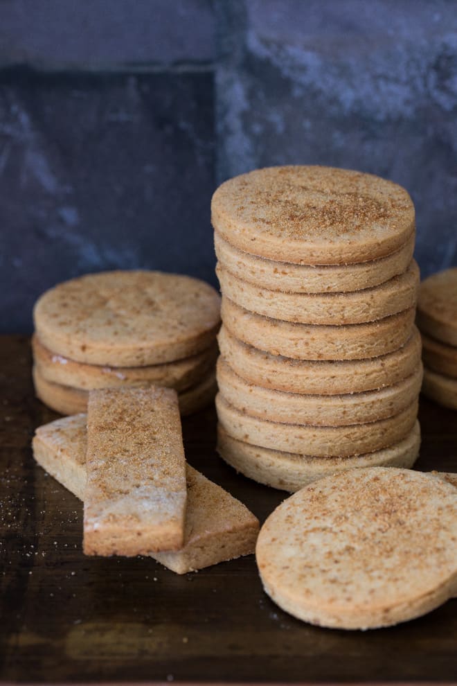 Crunchy Peanut Butter Shortbread - delicious melt in the mouth vegan cookies made with just 5 ingredients | thecookandhim.com