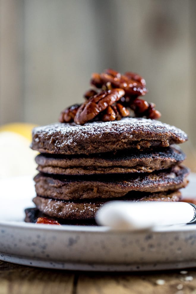 Gingerbread Pancakes - soft, fluffy vegan pancakes with all spice and treacle flavours of gingerbread #veganpancakes #veganbreakfast #veganchristmas | Recipe on thecookandhim.com