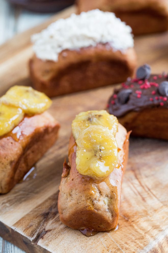 Mini Vanilla and Banana Protein Cakes - soft sponge with a generous boost of protein from GrenadeOfficial protein shakes and powders #proteinpowder | Recipe on thecookandhim.com