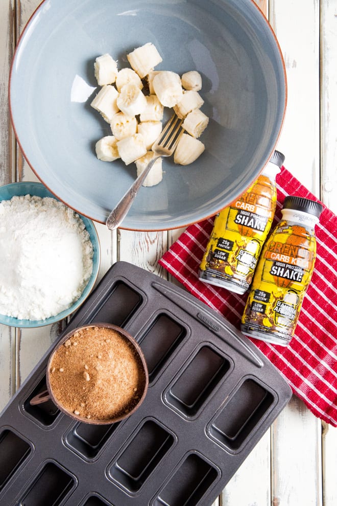 Mini Vanilla and Banana Protein Cakes - soft sponge with a generous boost of protein from GrenadeOfficial protein shakes and powders #proteinpowder | Recipe on thecookandhim.com