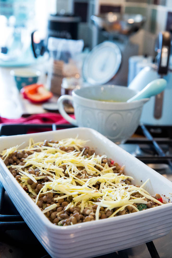 Looking for an easy weeknight meal that's hearty, warming and delicious? Try this quinoa and broccoli bake that's packed full of veggies, protein and flavour! #veganmeals #quinoa #broccoli #easyveganrecipes #bakedbroccoli | Recipe on thecookandhim.com