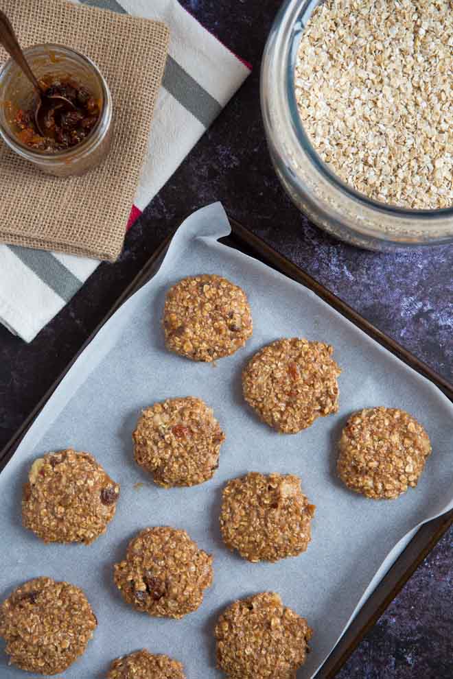 These delicious mincemeat cookies are perfect for a grab and go breakfast or afternoon pick me up treat and a great way to use up any leftover mincemeat! #vegancookies #veganmincemeat #veganchristmas #veganchristmascookies | Recipe on thecookandhim.com