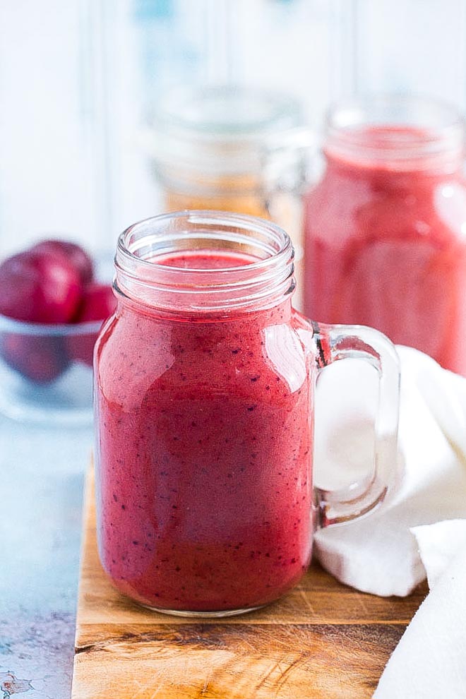 Grab your blender and start your morning off right with this deliciously healthy antioxidant smoothie, packed with fresh fruit and veggies! #fruitsmoothie #veganbreakfast #healthybreakfast #breakfastsmoothie | Recipe on thecookandhim.com