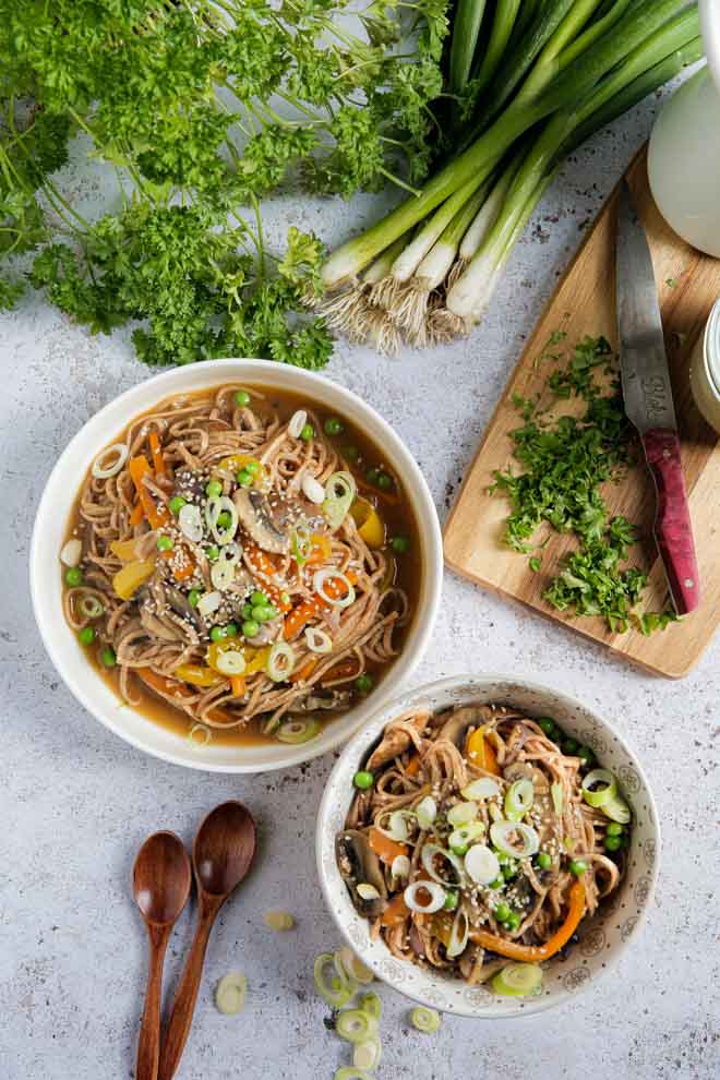 Packed with veggies and noodles this Instant Pot Lo Mein is a quick and easy, healthy family favourite made with minimal effort for maximum flavour! #instantpot #instantpotrecipes #veganinstantpot #lomein #veganlomein #noodles #vegetablelomein | Recipe on thecookandhim.com