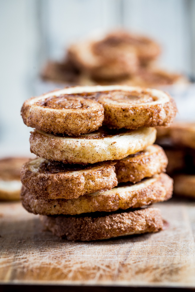 These sweet, spiced orange palmiers (or elephant's ears!) are SO easy to make and need just a few ingredients. They're light, crispy and so so moreish! #palmiers #puffpastry #elephantears #howtomake #easy #vegan | Recipe on the cookandhim.com