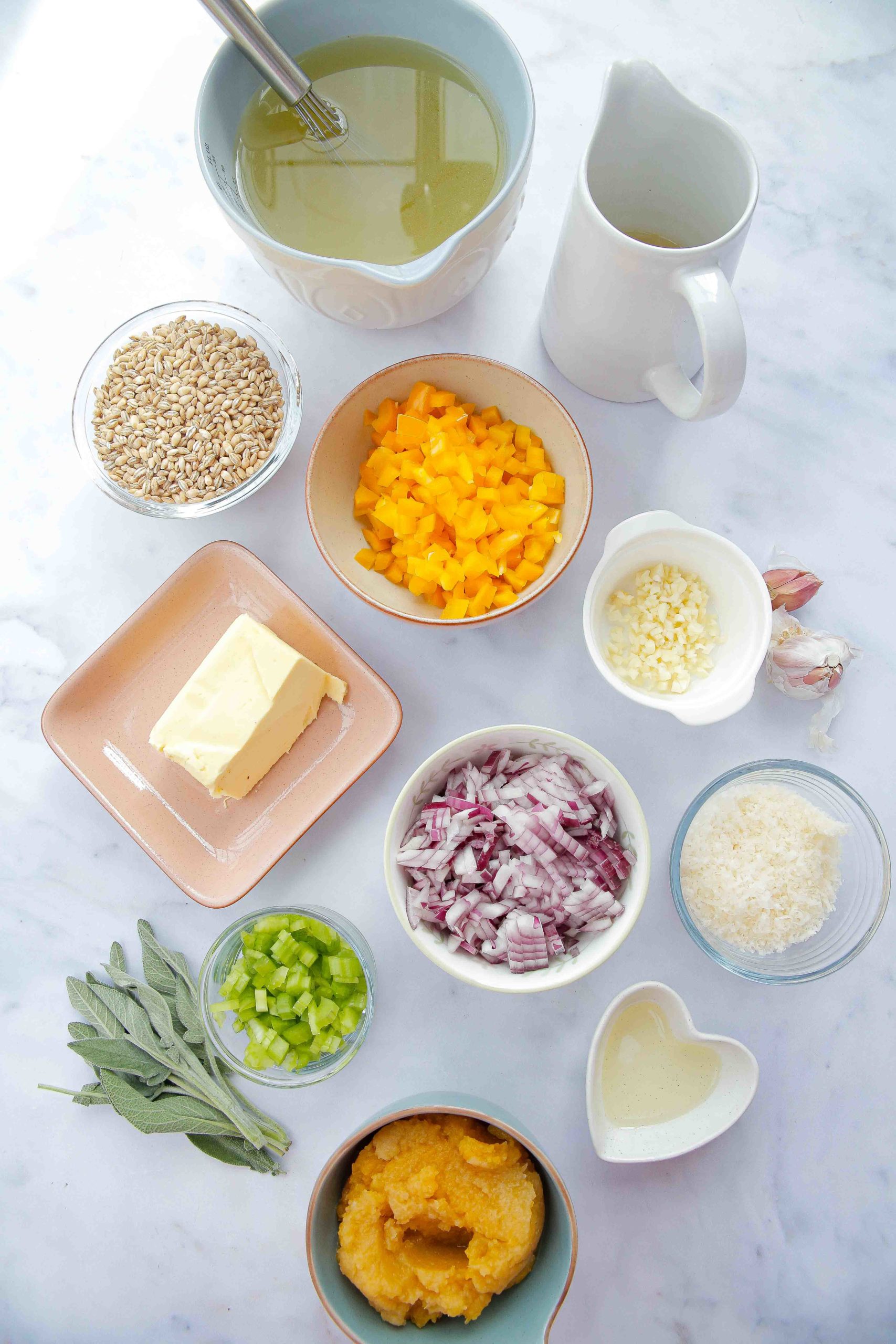 Easy, creamy, one pan pumpkin risotto with white wine, sage and pearl barley. Delicious autumn comfort food. Recipe on thecookandhim.com | #pumpkinrisotto #pearlbarley #vegan #autumnrecipes #comfortfoodrecipes #onepotrecipes #winterwarmerrecipes