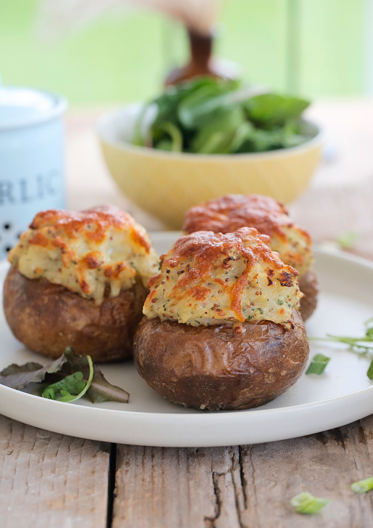 Vegan shepherds pie twice baked potatoes combines two great comfort foods for a make ahead lunch or hearty dinner when paired with extra veggies! #ovenbakedpotatoes #potatorecipes #twicebakedpotatoes #veganshepherdspie