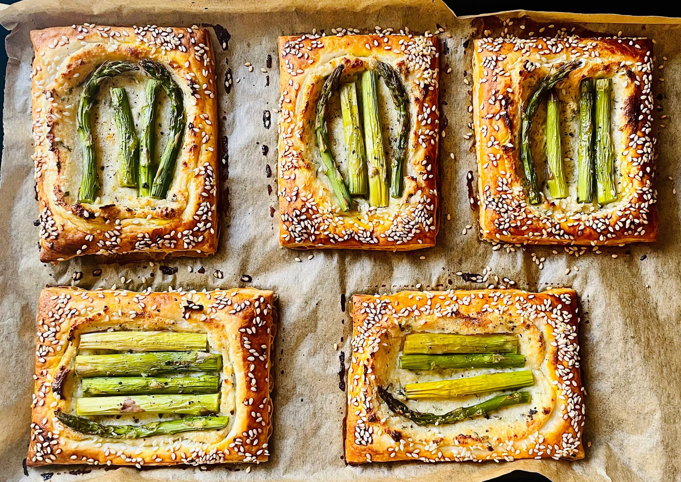 Easy Asparagus Puff Pastry Tarts - Vegan and Delicious!